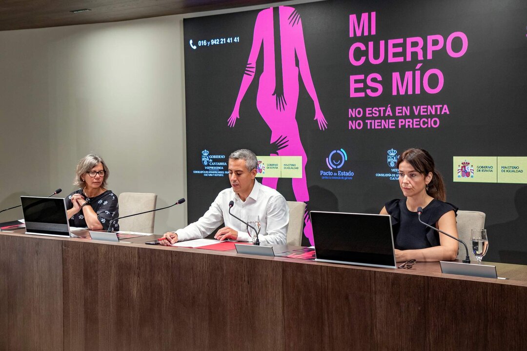 10:00 horas. Palacio de Festivales. Sala 30 años.
El vicepresidente y consejero de Universidades, Igualdad, Cultura y Deporte, Pablo Zuloaga, presenta en rueda de prensa la campaña del Día Internacional contra la explotación sexual y trata de personas.
Cobertura de nota y foto.  
FOTO/JOSE
