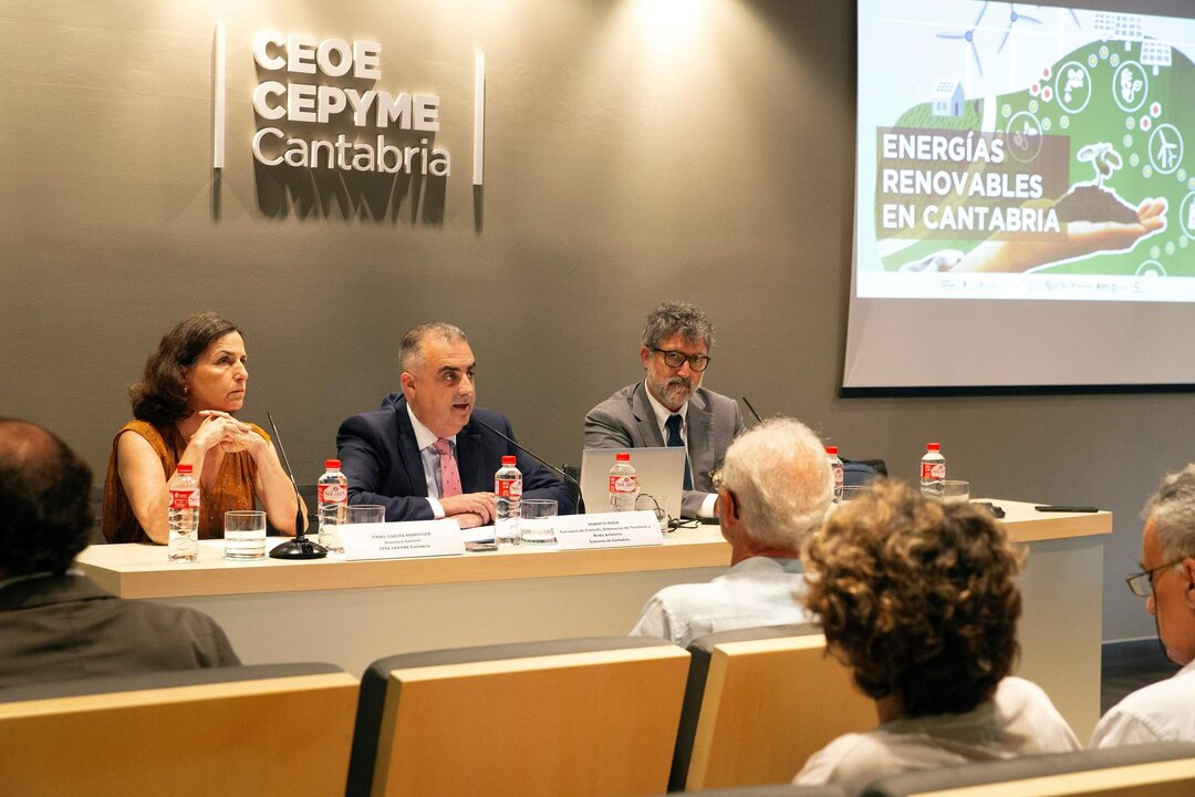 El consejero de Fomento, Ordenación del Territorio y Medio Ambiente, Roberto Media, clausura las Jornadas `Energías Renovables en Cantabria´ de la CEOE-CEPYME Cantabria.
20 jul 23