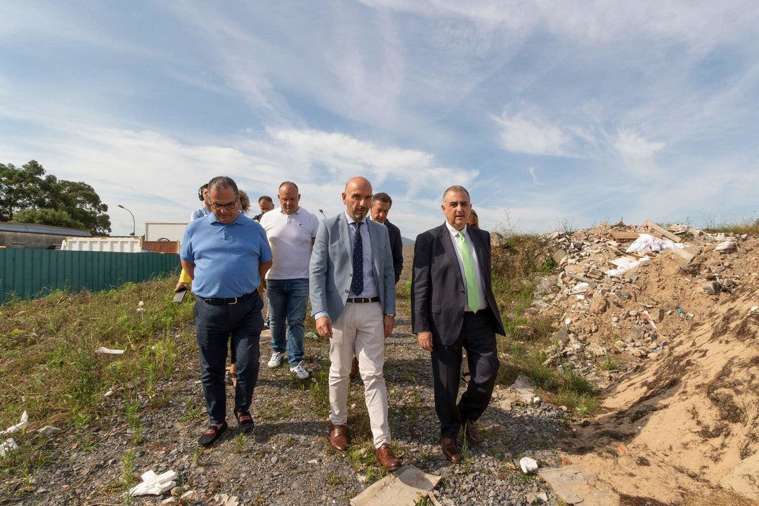 10:00 horas. Polígono industrial ‘La Pesquera’. Laredo

El consejero de Fomento, Ordenación del territorio y Medio Ambiente, Roberto Media, visita el nuevo punto limpio de Laredo.