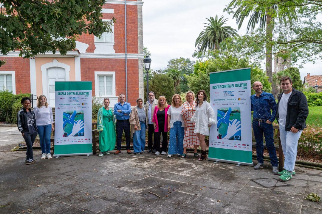 Desfile Contra el Bullying 2024 - Presentación foto familia Javier Paradero