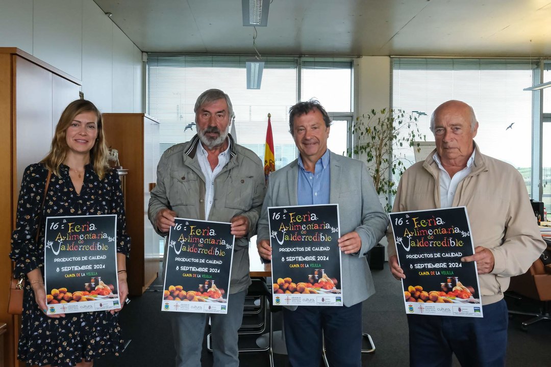 10:00 horas. Despacho del consejero. El consejero de Desarrollo Rural, Ganadería, Pesca y Alimentación, Pablo Palencia, y el alcalde de Valderredible, Fernando Fernández, presentan la XVI la Feria Alimentaria. 3 de septiembre de 2024 © Raúl Lucio