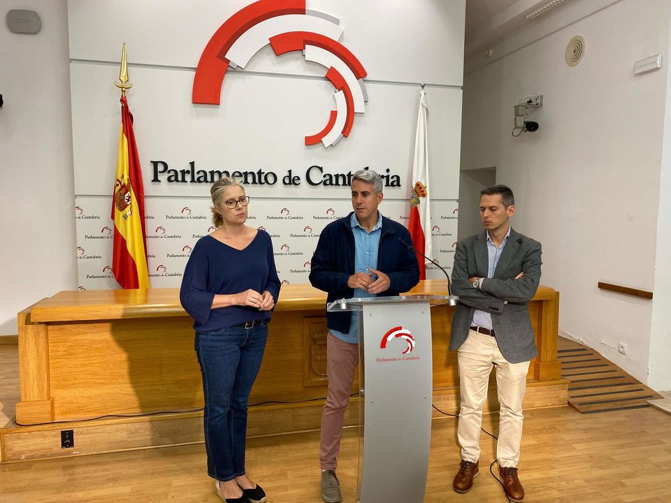 241004 PSOE Cantabria_Zuloaga, Cruz e Iglesias_ Memoria Democrática