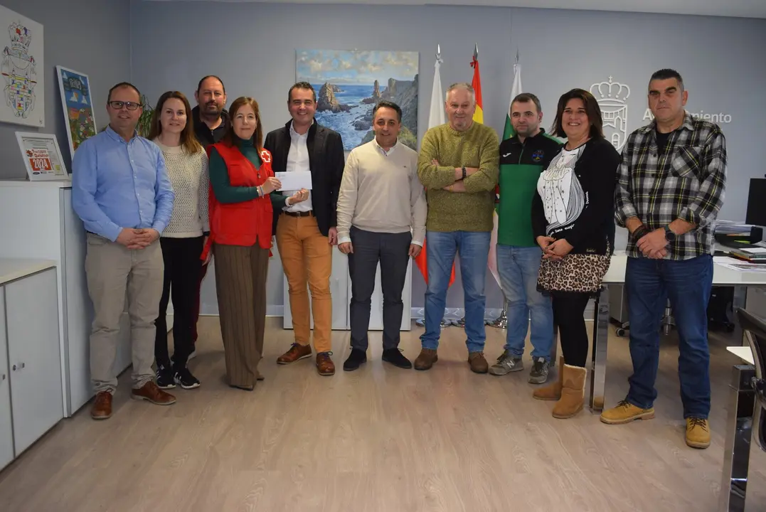 ENTREGA RECAUDACIÓN ROSCO SOLIDARIO 2025 PIÉLAGOS (7)