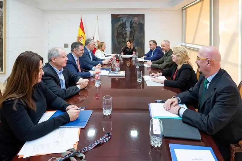 08:30 horas. 6ª planta, Peña Herbosa

La presidenta de Cantabria, María José Sáenz de Buruaga, preside la reunión del Consejo de Gobierno.