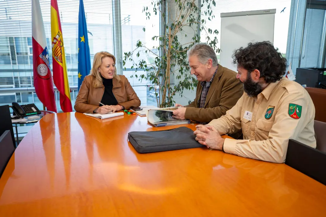 09:30 horas. Despacho de la consejera
La consejera de Desarrollo Rural, Ganadería, Pesca y Alimentación, María Jesús Susinos, se reúne con la Fundación Naturaleza y Hombre.
11 FEBRERO 25 © Miguel De la Parra