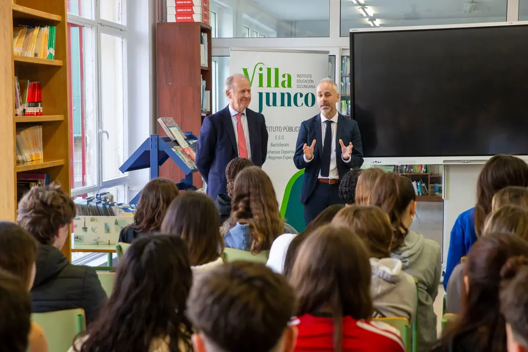 12:30 horas. IES Villajunco, Santander
El consejero de Educación, Formación Profesional y Universidades, Sergio Silva, acude a la presentación del programa formativo ‘Empresa familiar en las aulas’. 19 FEB 25 © Miguel De la Parra